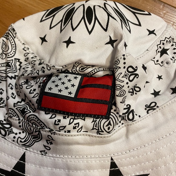 White Bandana Bucket Hat - Picture 2 of 4